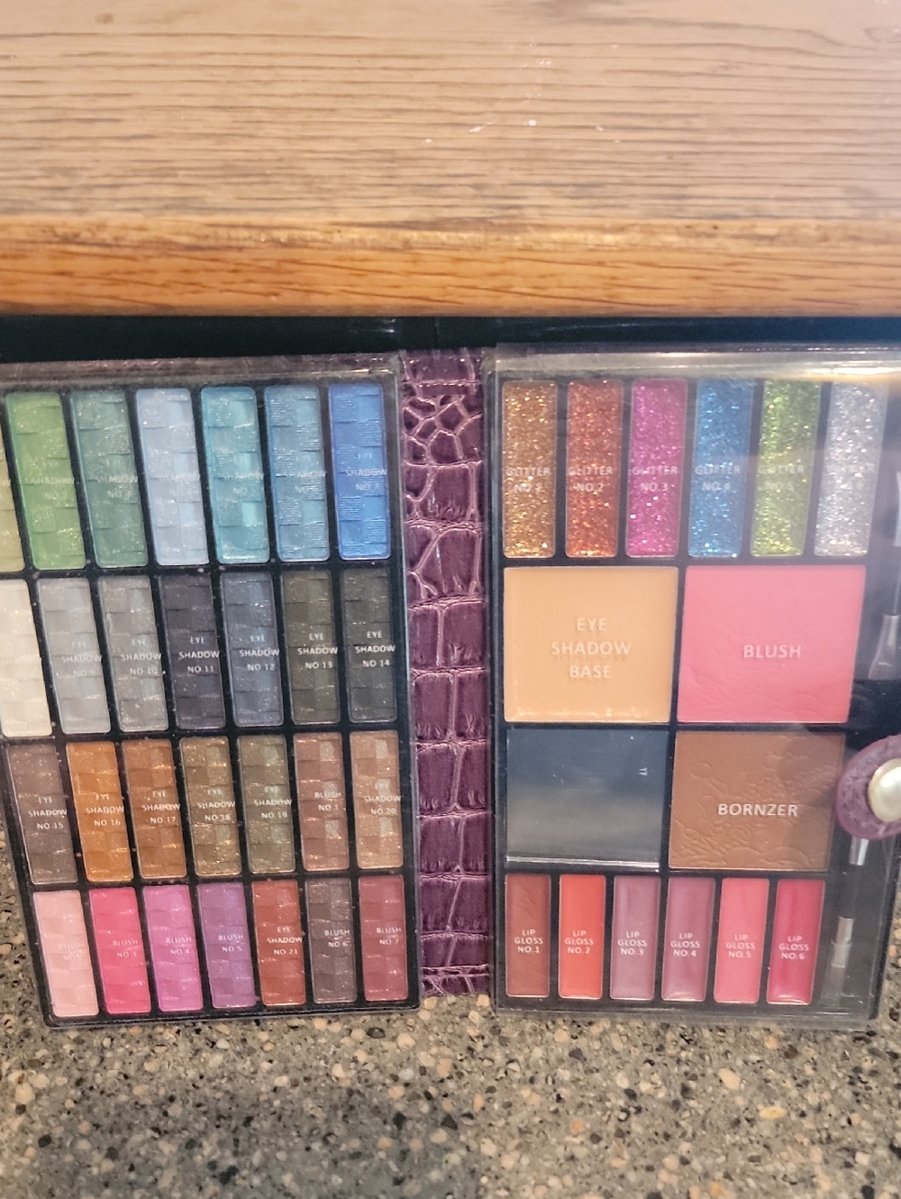 Multicolor Eyeshadow & Cheek Palette with Pink Blush